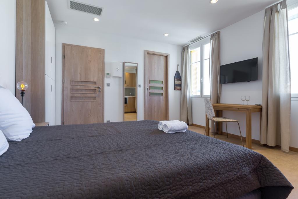 Appartement Palais Saint Pierre à Cagnes-sur-Mer Extérieur photo